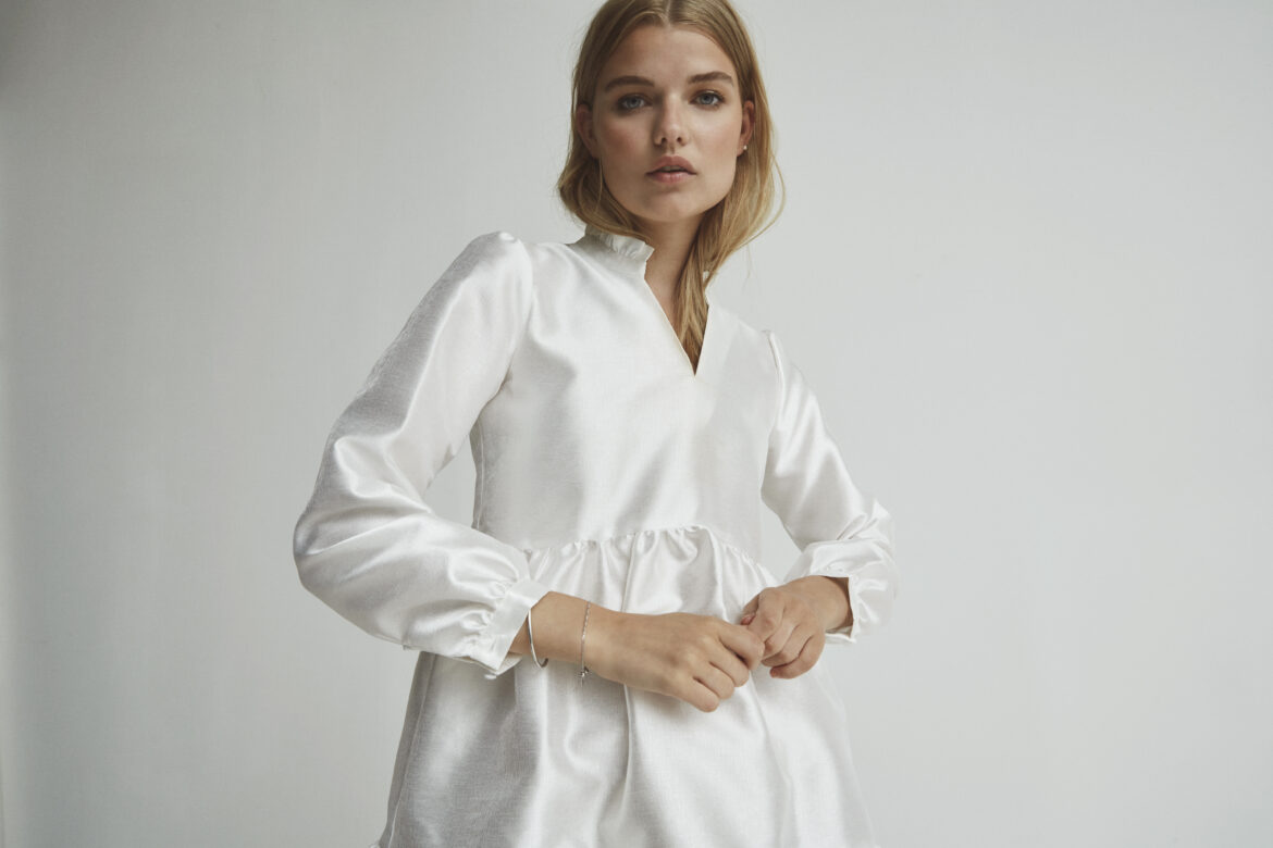 Lara konfirmationskjole fra White And More